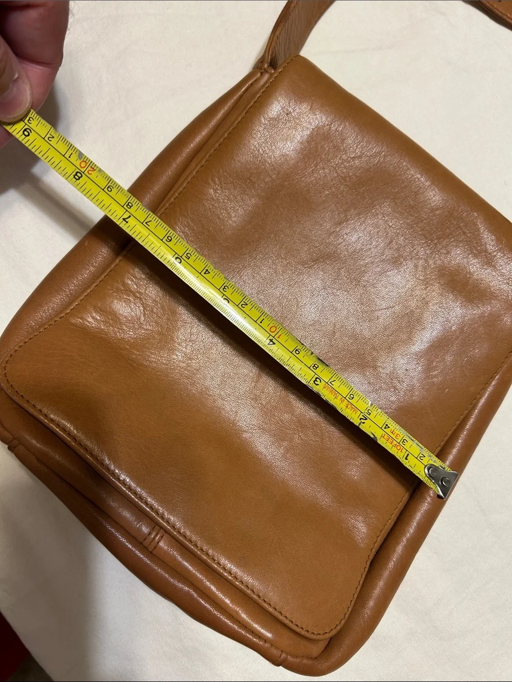 HOBO sleek tan